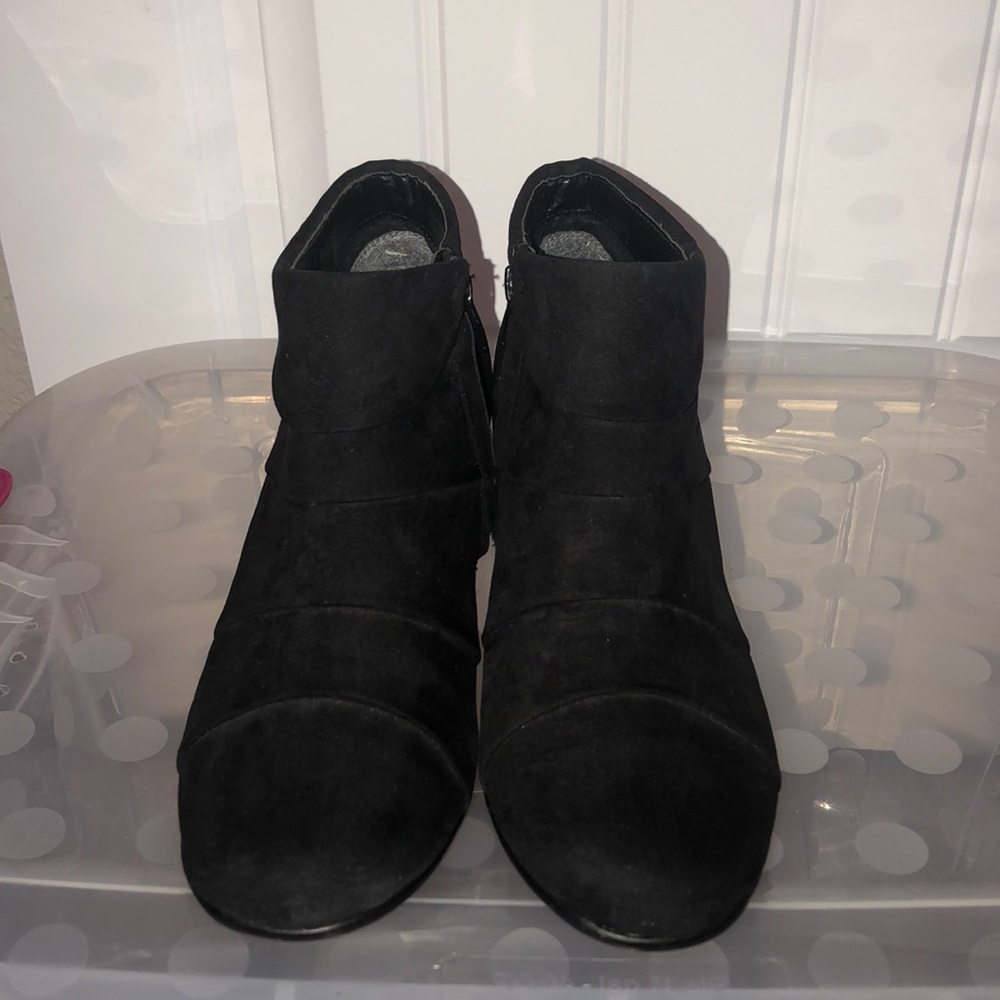 Boots - Picture 4 of 5